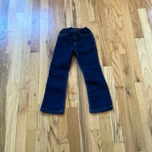 Kids OshKosh boot cut jeans size 5T.